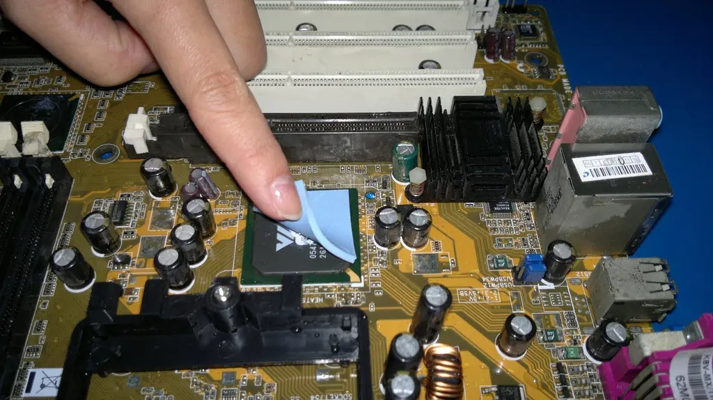 电磁炉用导热材料的选择