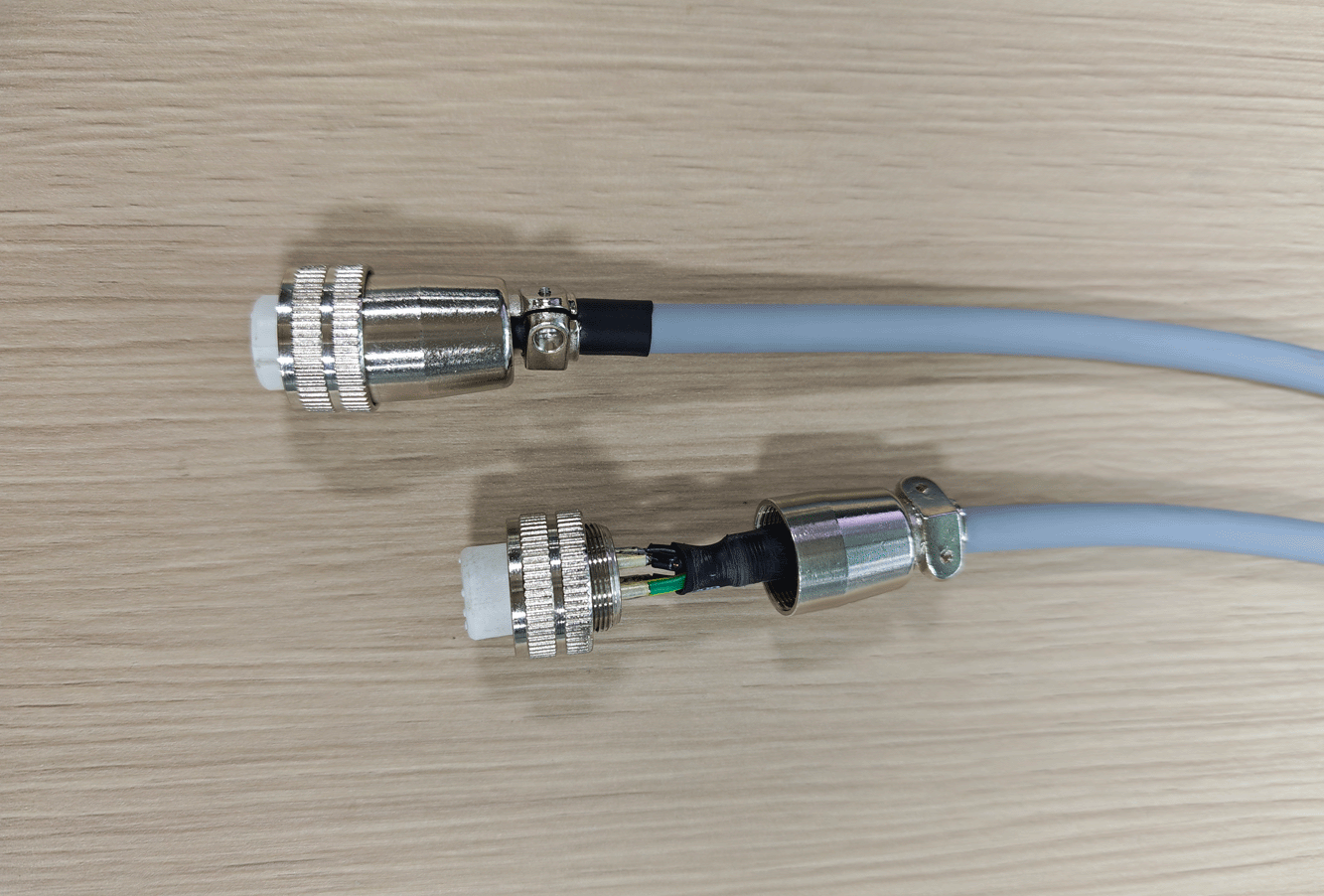 东信帮航空插头线束客户解决密封问题